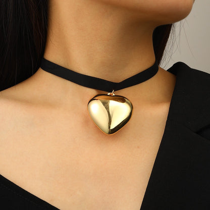 Double-layer velvet heart necklace