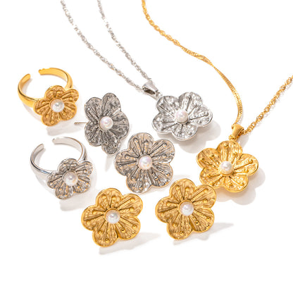 Flower Pendant Necklace