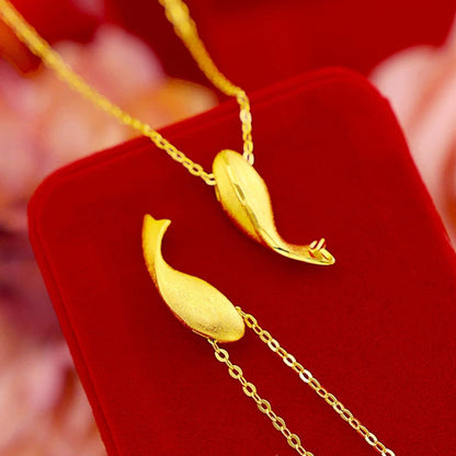 Goldfish pendant necklace