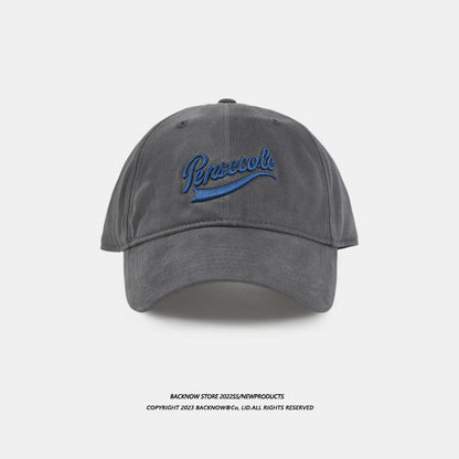 Gorra de béisbol con letras extragrandes 