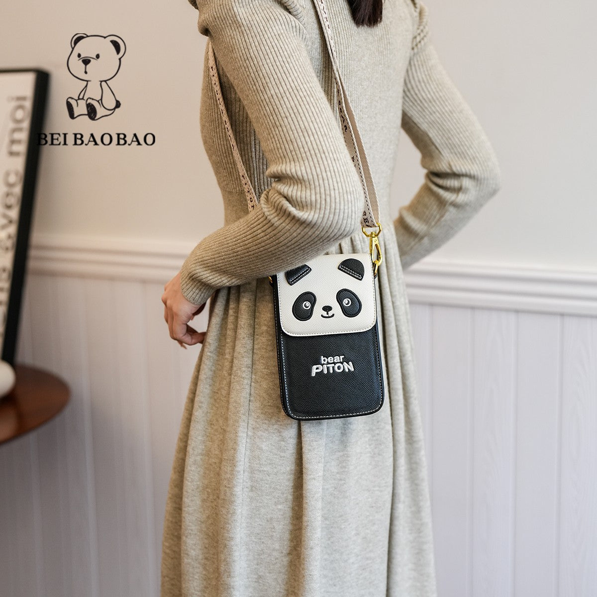 Soft leather lightweight cartoon mini bag