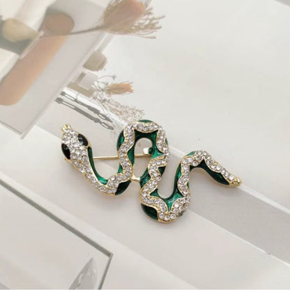 Snake brooch full of diamonds