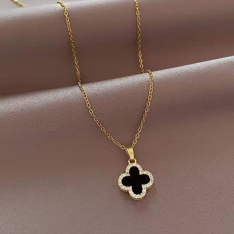 Four-leaf clover full diamond necklace