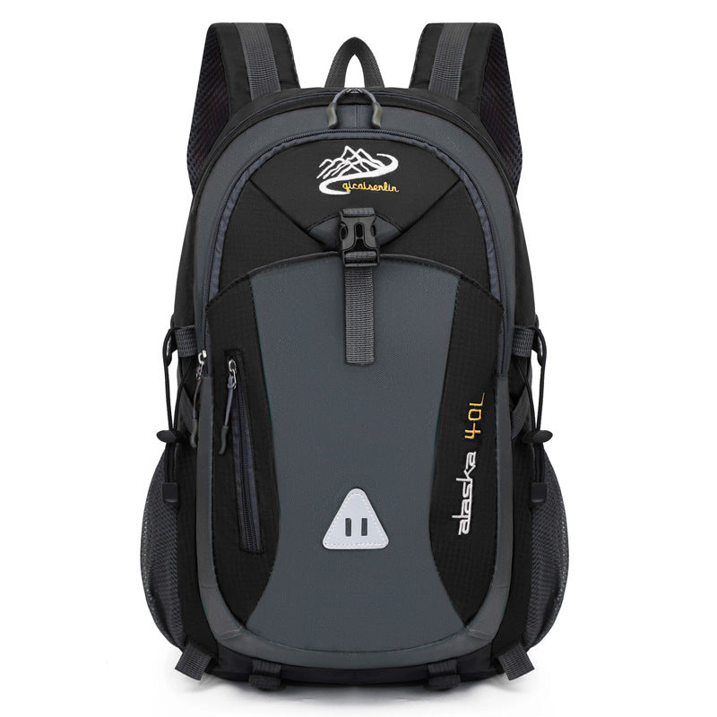 Large capacity mountaineering backpack