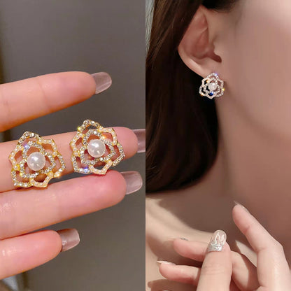 Pendientes de camelia con perlas francesas 