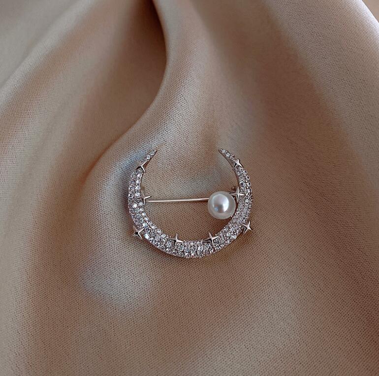 fashion Flash Diamond Moon Pearl Brooch