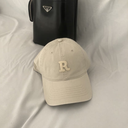 Gorra de béisbol con letras elegantes 