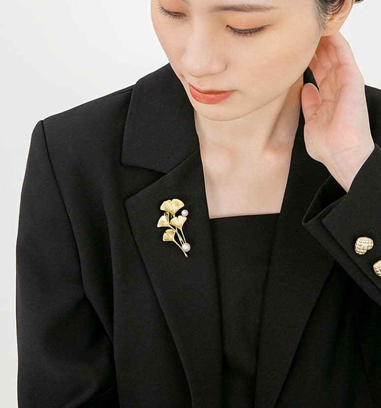 Metal Ginkgo Biloba Brooch High-end