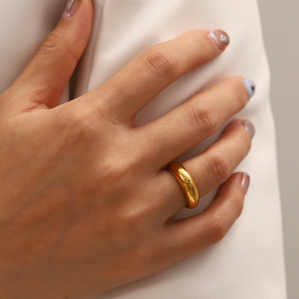 Curved polished plain ring