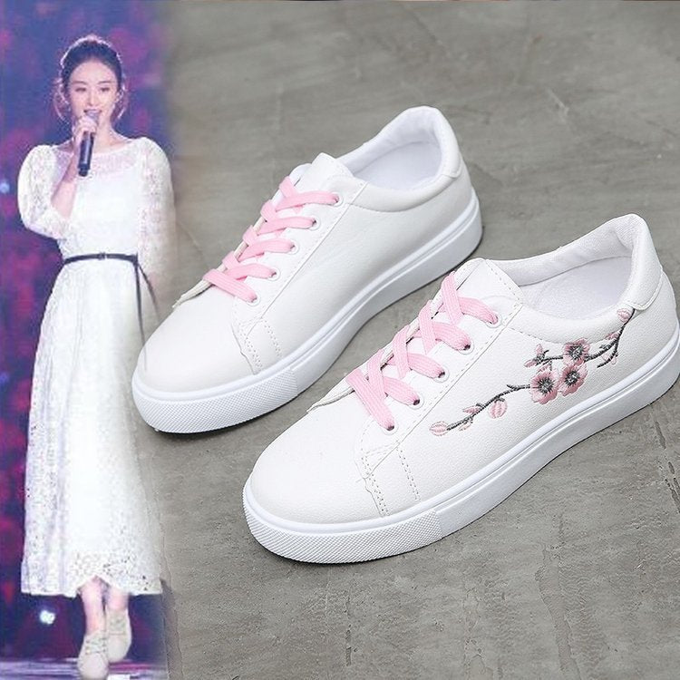 Round head embroidered rose sneakers