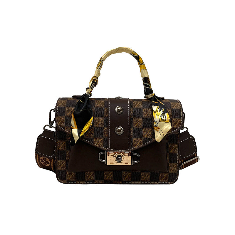 Explosive diamond contrasting square bag