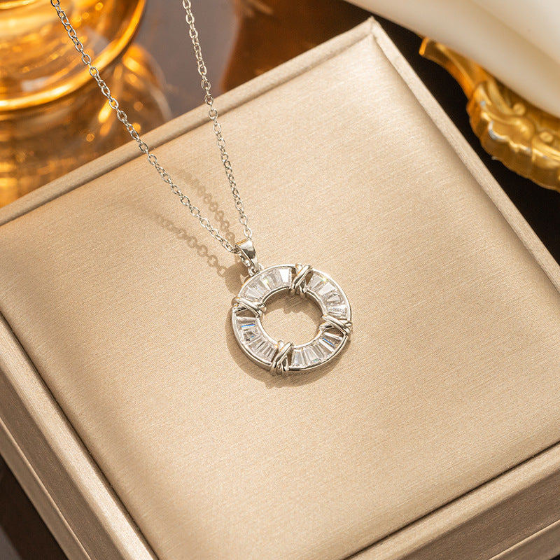 Luxurious Versatile Circle Necklace for Women - Micro-Inlaid Diamond