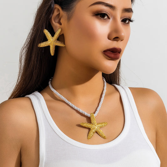 Holiday Beach Starfish Pendant Necklace