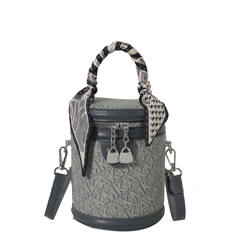 Hand bucket bag