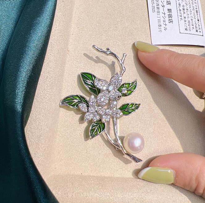 Green Leaf Branch Gardenia Pearl Brooch