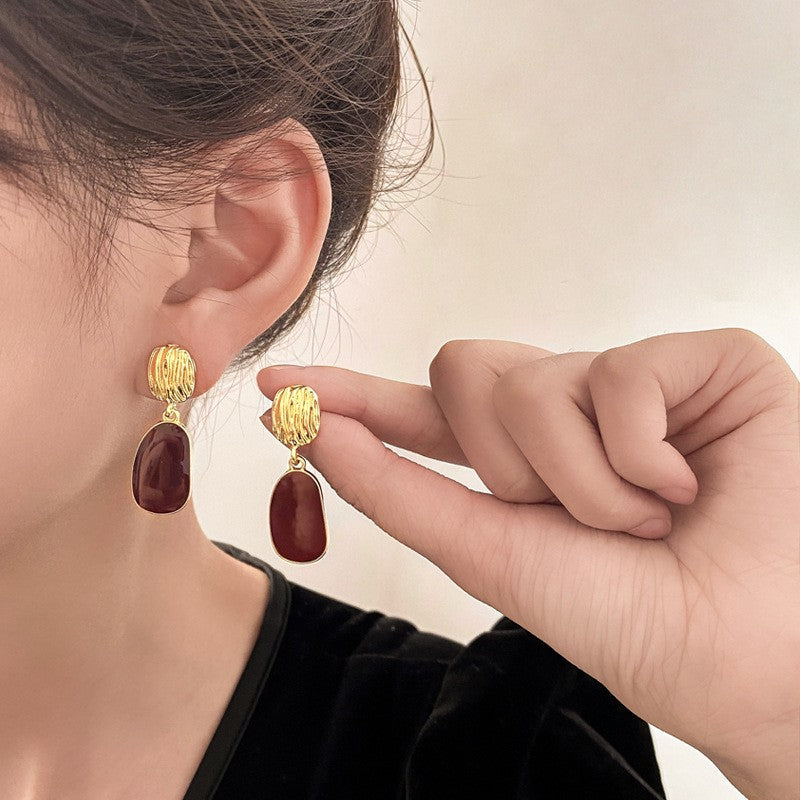 Red retro earrings