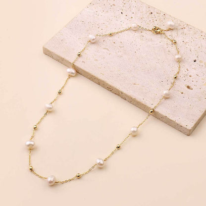 Natural freshwater pearl pendant necklace