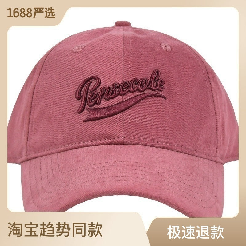 Gorra de béisbol con letras extragrandes 