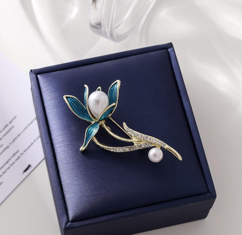 Orchid brooch