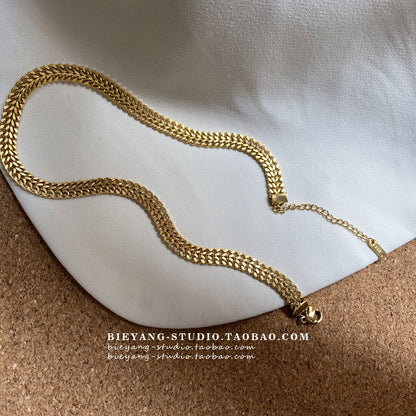 Chain gold necklace