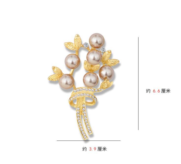 Leaf imitation pearl bouquet brooch