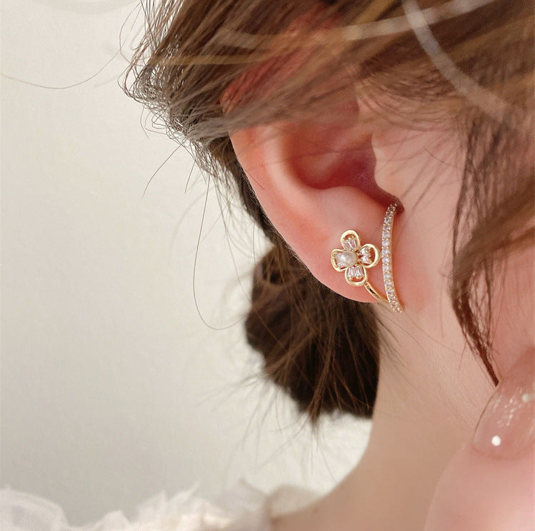 Design flower earrings