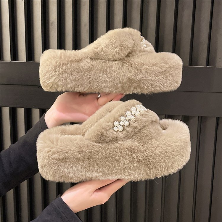 New platform slippers for autumn