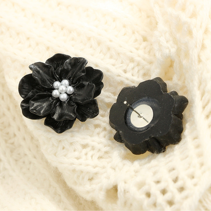 Camellia temperament pearl stud earrings