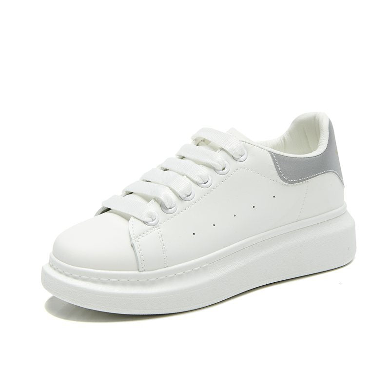 Zapatos blancos de suela gruesa para hombre y mujer, calzado deportivo informal. 