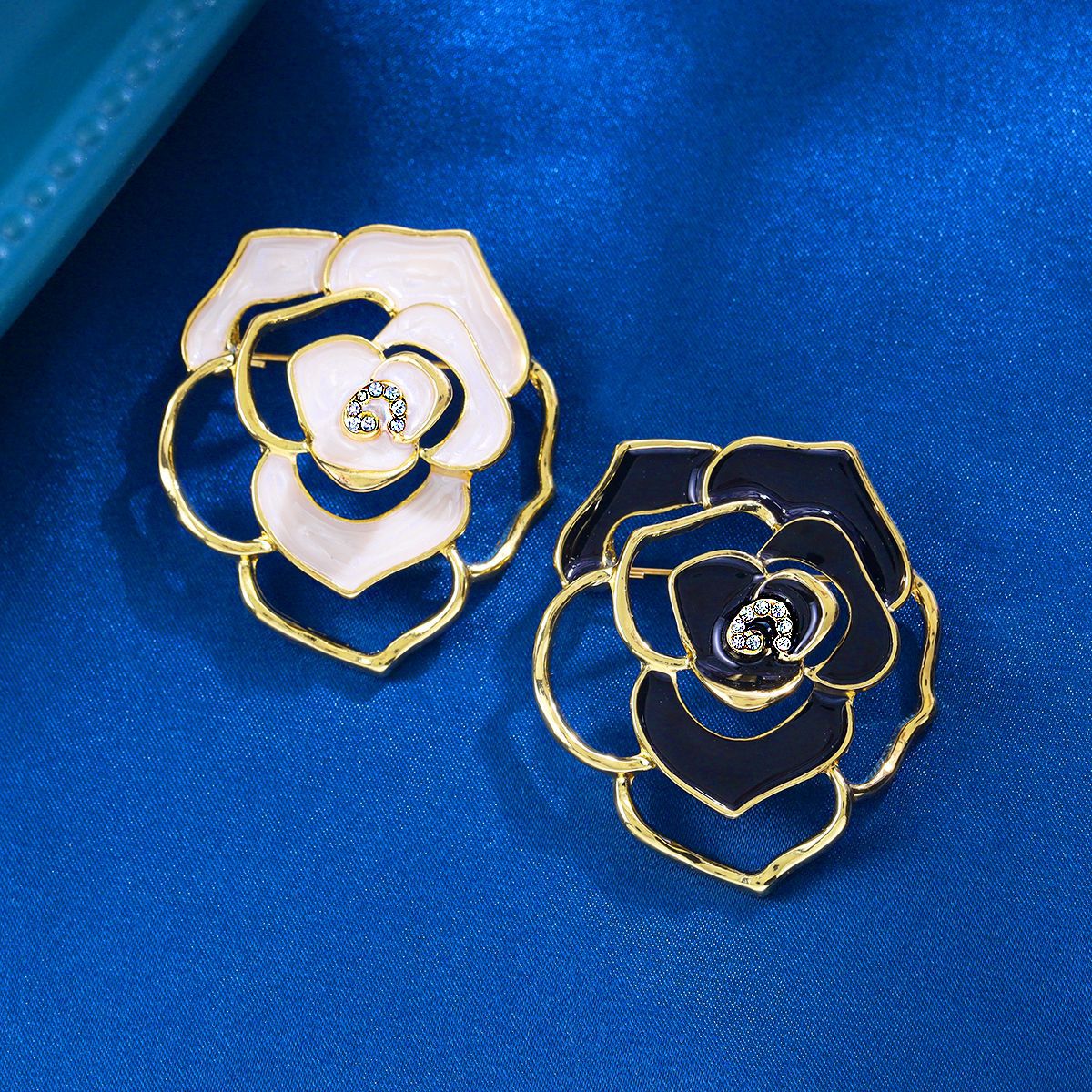 Camellia pin clothing accessories