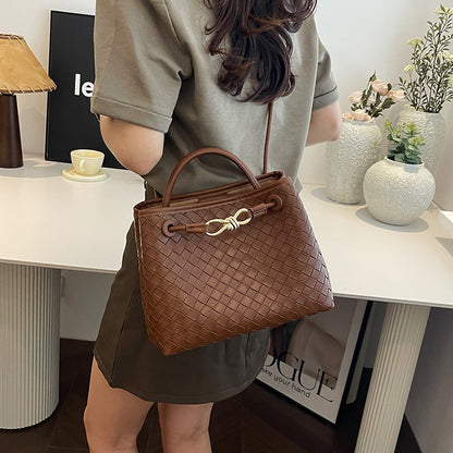 Retro versatile light luxury woven bag