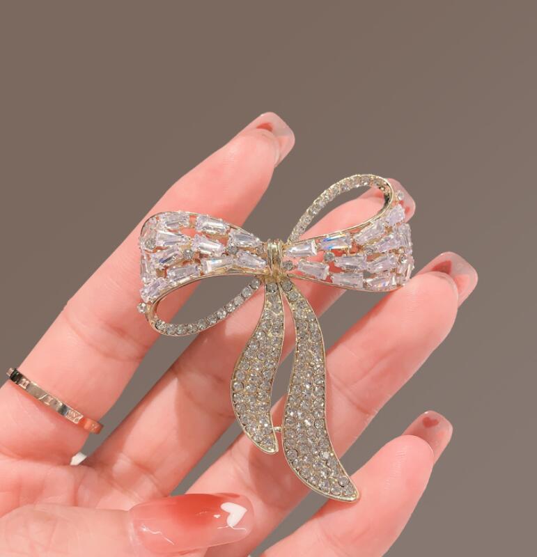 Light Luxury Bow Brooch