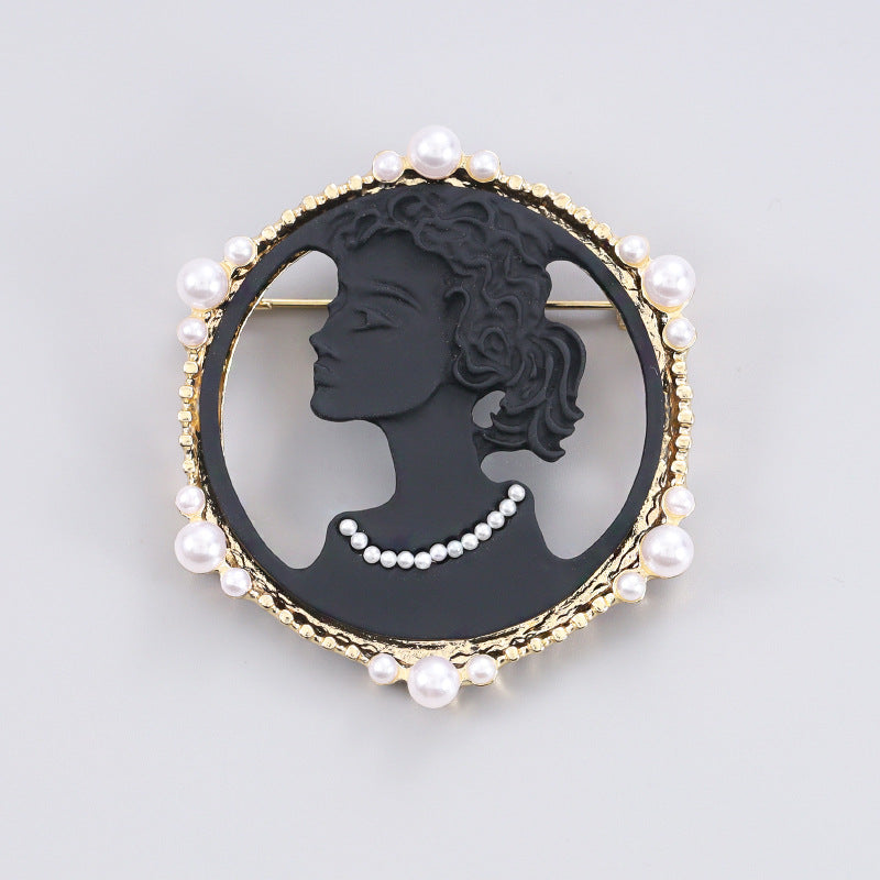 Vintage beauty head brooch