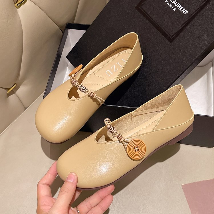 Flat heel simple leather shoes