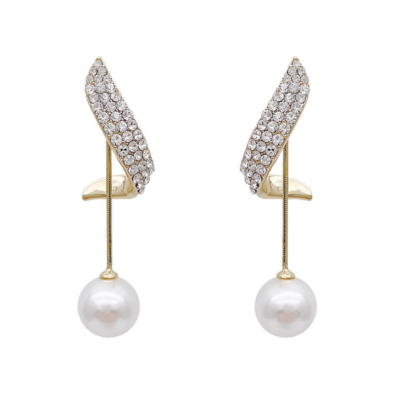 Women with Diamond Pearl Earrings