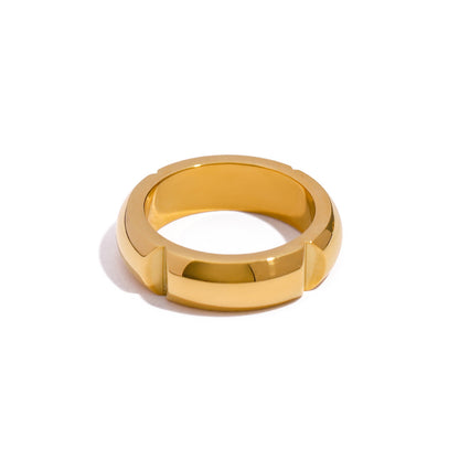 Anillo sencillo de acero inoxidable en oro de 18 quilates 