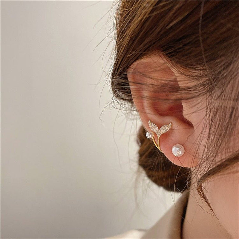 Temperament fishtail pearl silver needle earrings