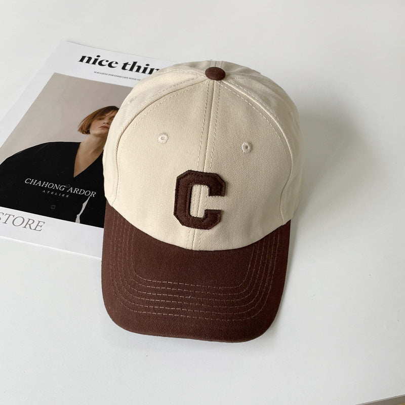 Gorra de béisbol con letra C 