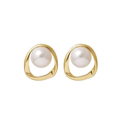 Pearl stud earrings for women in autumn and winter