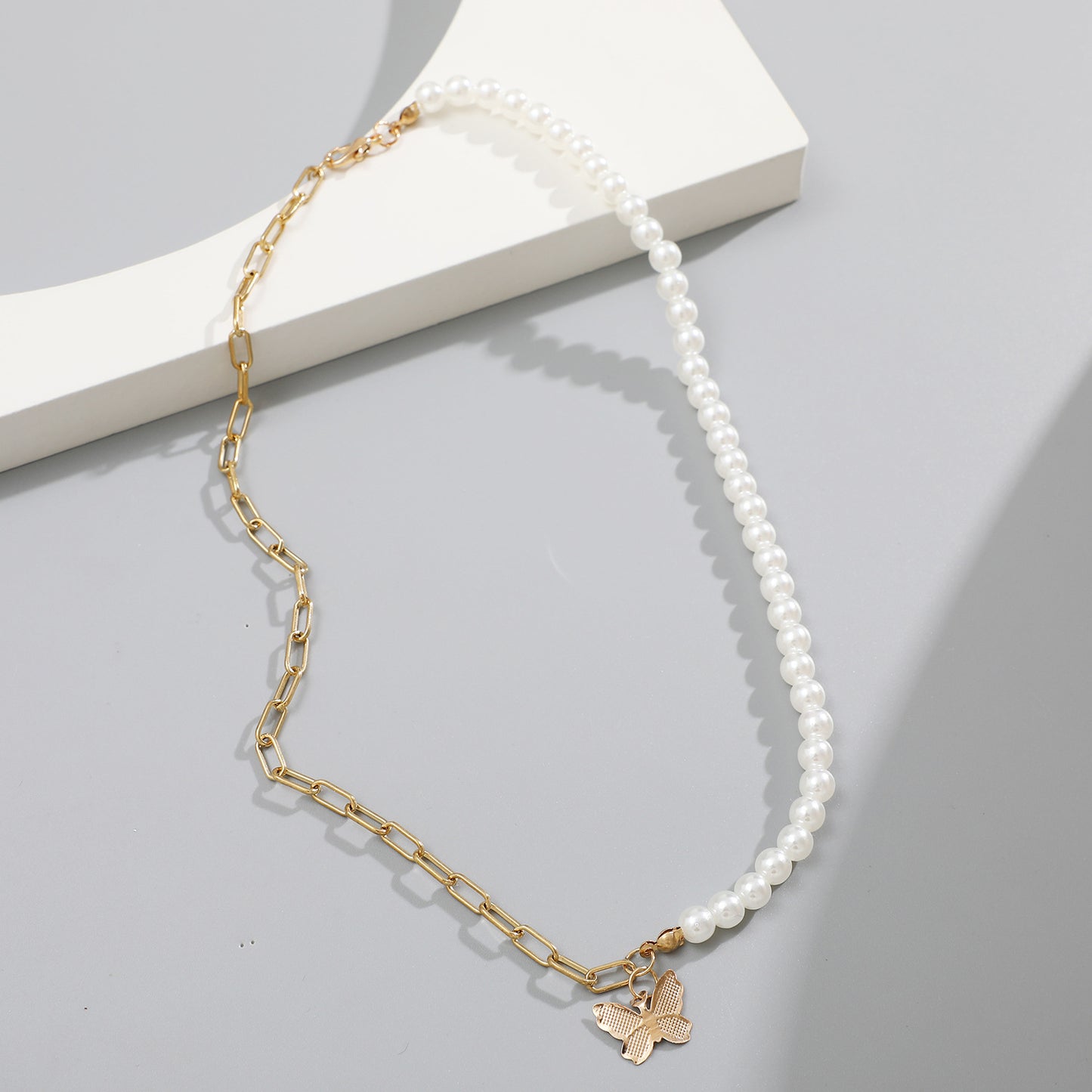 women's pearl stitching necklace