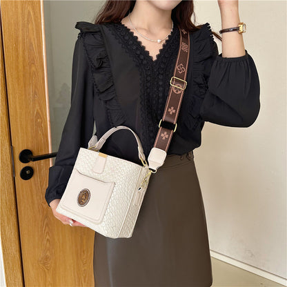 Popular bag female high-end sense