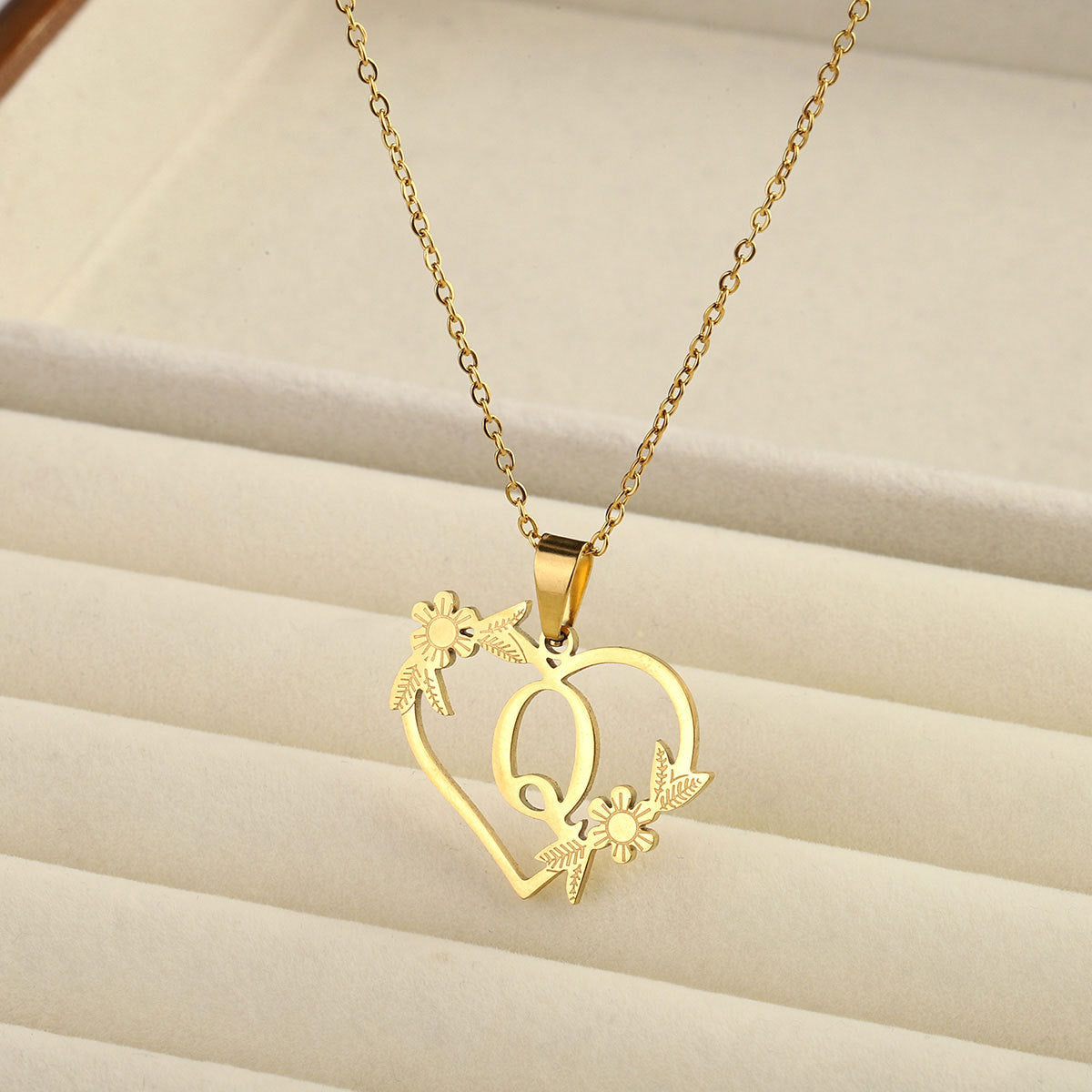 Titanium steel A-Z heart shaped English letter necklace