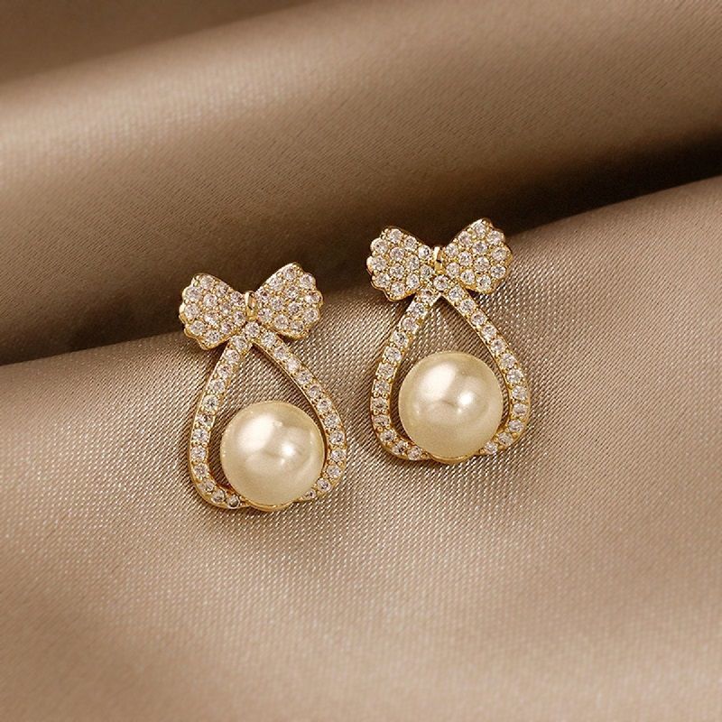 Bow pearl earrings