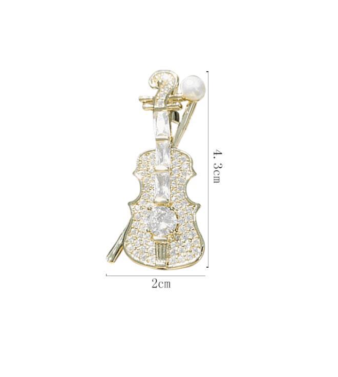 Delicate violin brooch elegant