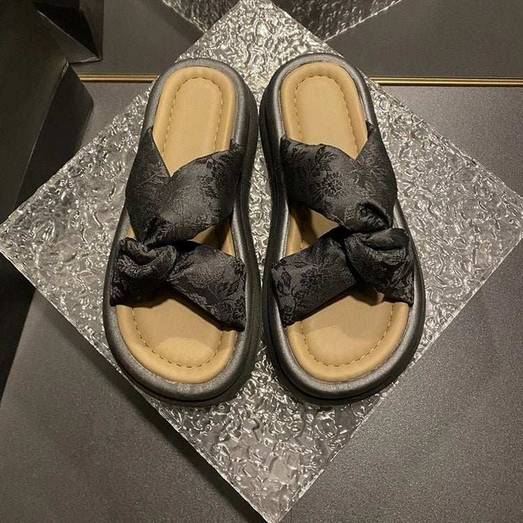 Set of toe platform slippers