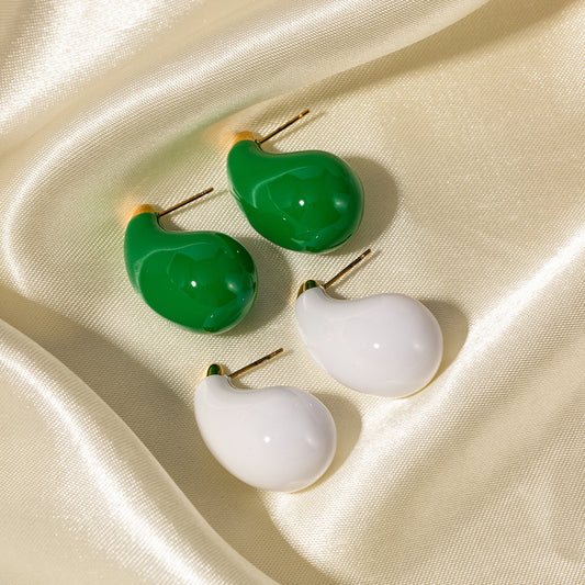 Exaggerated teardrop earrings