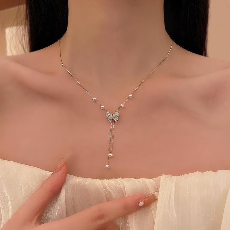 Light luxury butterfly pearl necklace clavicle chain