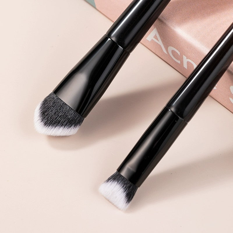 Triangle Contour Foundation Brush