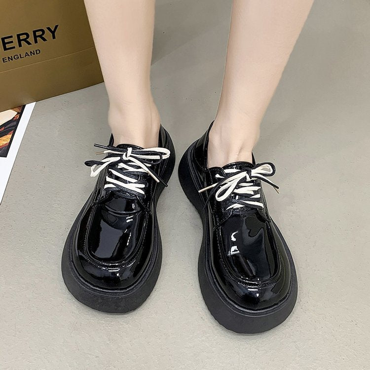 Lace-up platform shoes