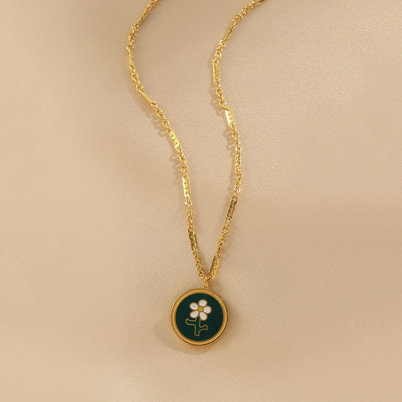 Flower black and green round necklace